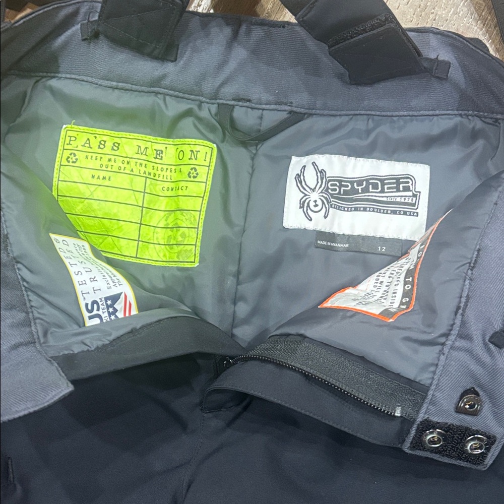 Spyder- Boys Propulsion Ski Pants-Size 12 - Picture 9 of 16